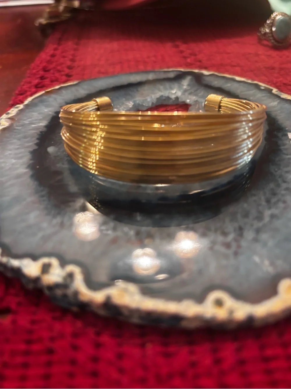 N/A elegant gold